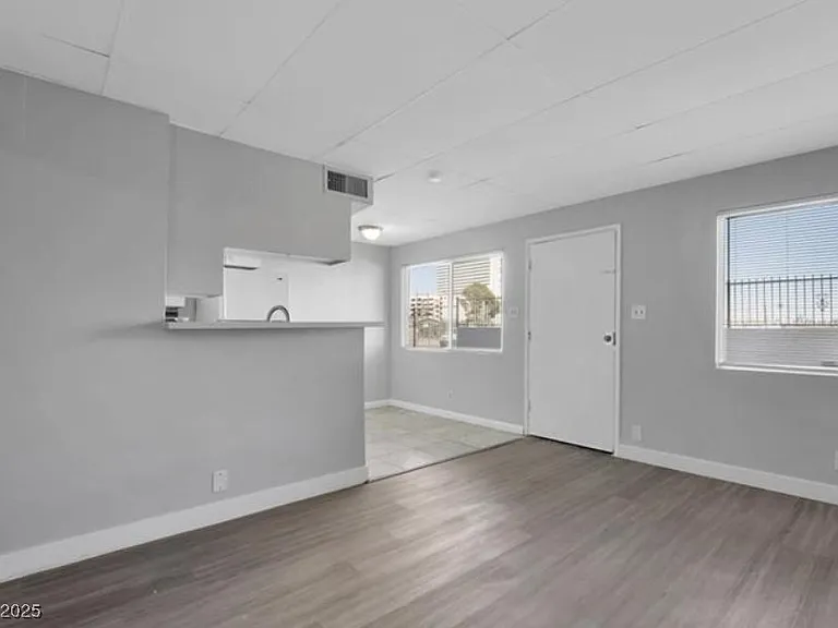 239 W Cleveland Ave #6 — Photo 3