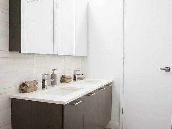 5th image of 247 E 28th St APT 17A