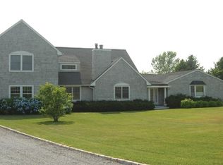 40 Newlight Ln, Water Mill, NY 11976