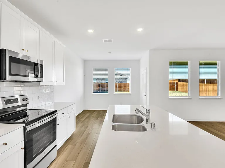 5126 Penrose Dr — Photo 23
