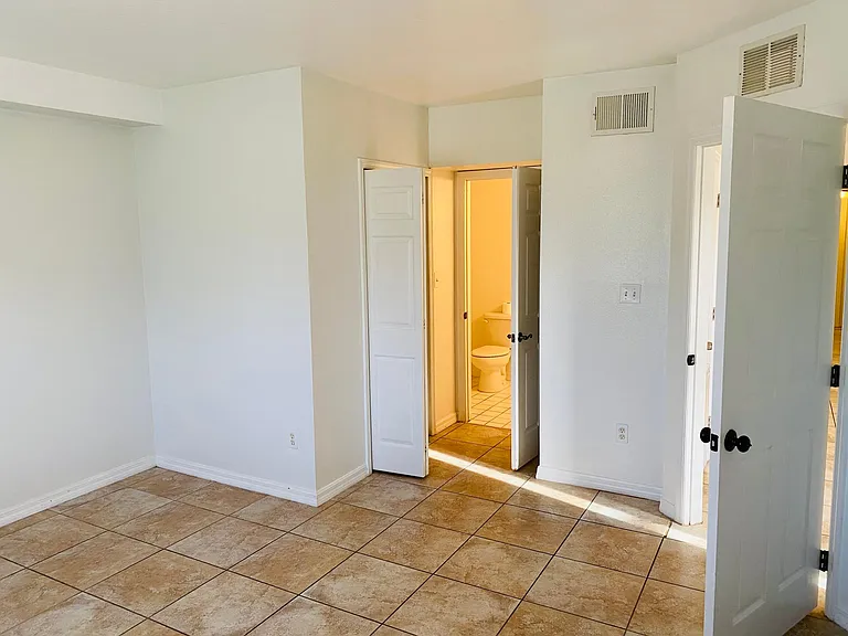 483 Las Cortes Ln #101 — Photo 17