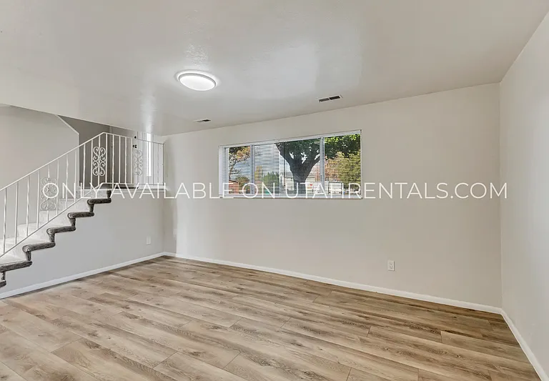30 E 925 N — Photo 4