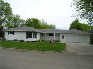 401 Viking Dr, Marshall, MN 56258