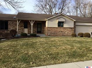 2221 Devonshire Dr, Lincoln, NE 68506