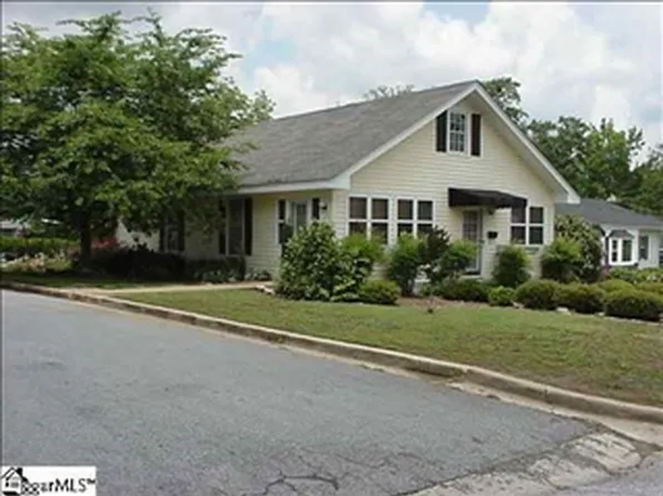 301 Pine St, Greer, SC 29650