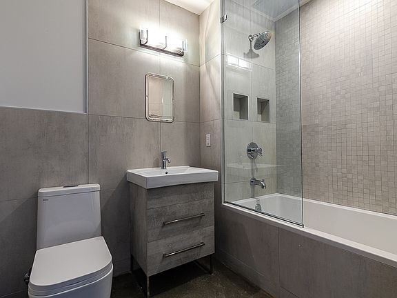2nd image of 410 Tompkins Ave #3L