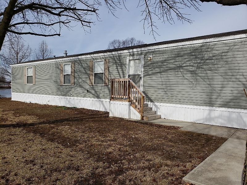2nd image of 75 Mallard Dr
