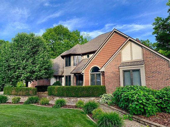 4th image of 9801 Nabozny Dr