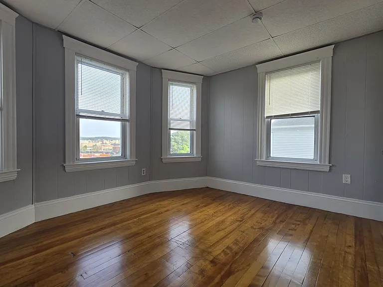16 Groton Pl #3 — Photo 6