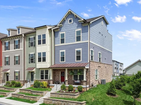 3451 Flatwoods Dr, Frederick, MD 21704