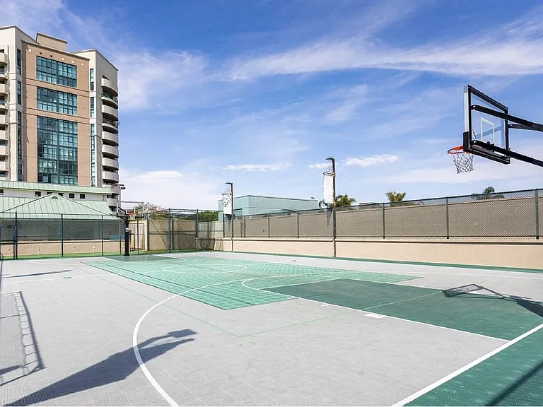 Towers at Costa Verde Apartments — Photo 31