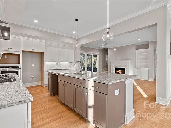 4th image of 161 Streamside Estates Dr #14