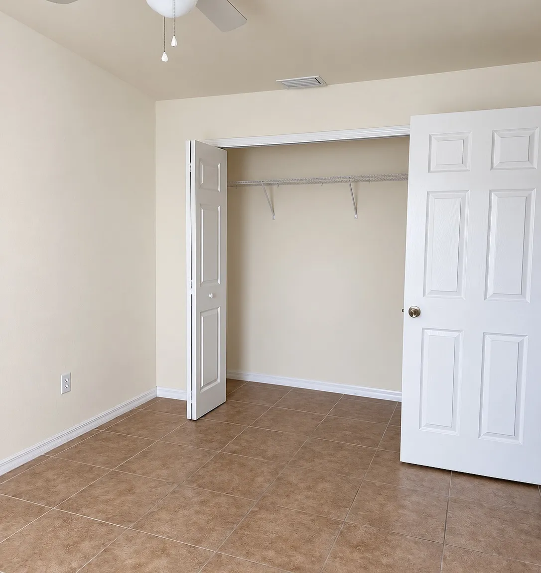4427 SW 9th Ave — Photo 4