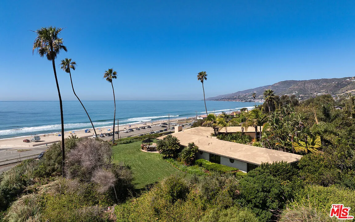 4 bed, 6.0 bath, 7900 sqft, $75,000 — Photo 4