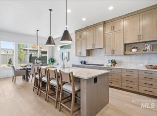 880 E Crescendo St, Meridian, ID 83642