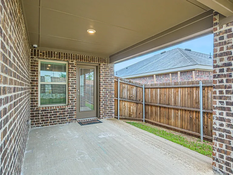 2310 Hankinson Ln — Photo 28
