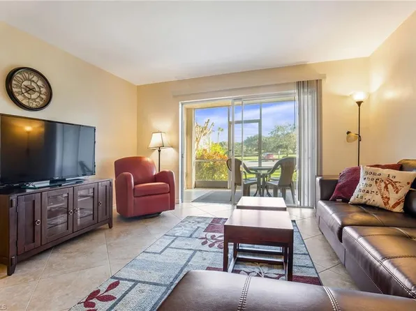 1075 Foxfire Ln APT 103, Naples, FL 34104