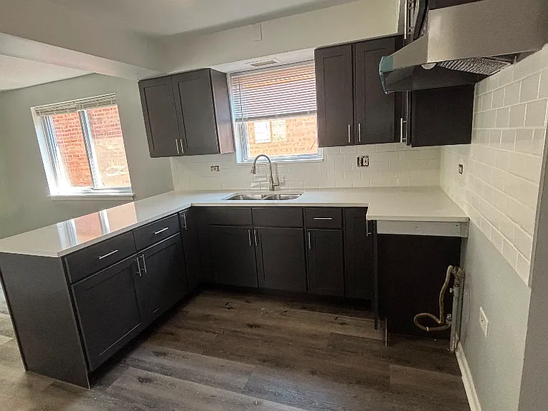 9216 S Avalon Ave — Photo 1