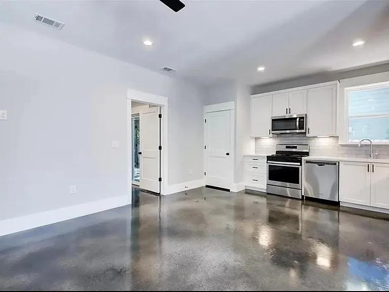 902 Taulbee Ln — Photo 9