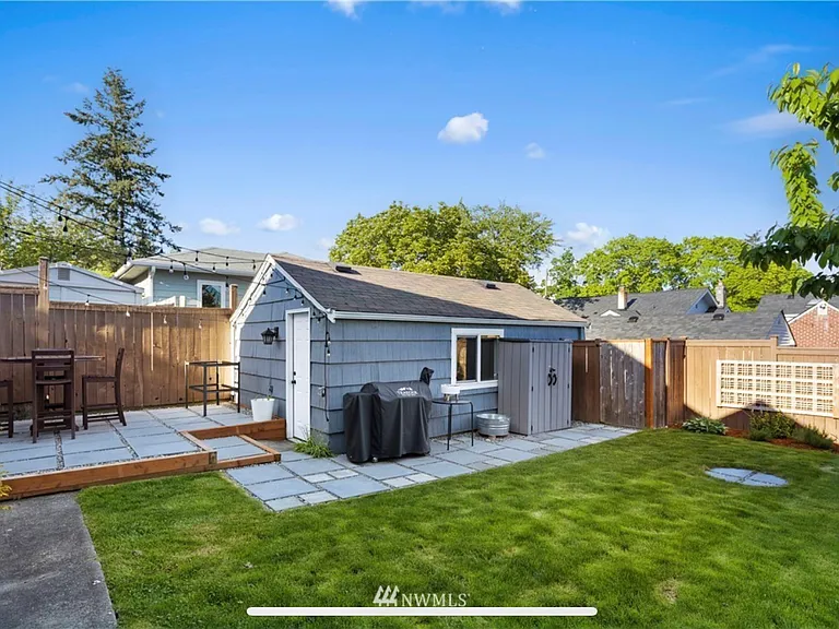 5018 35th Ave NE — Photo 15
