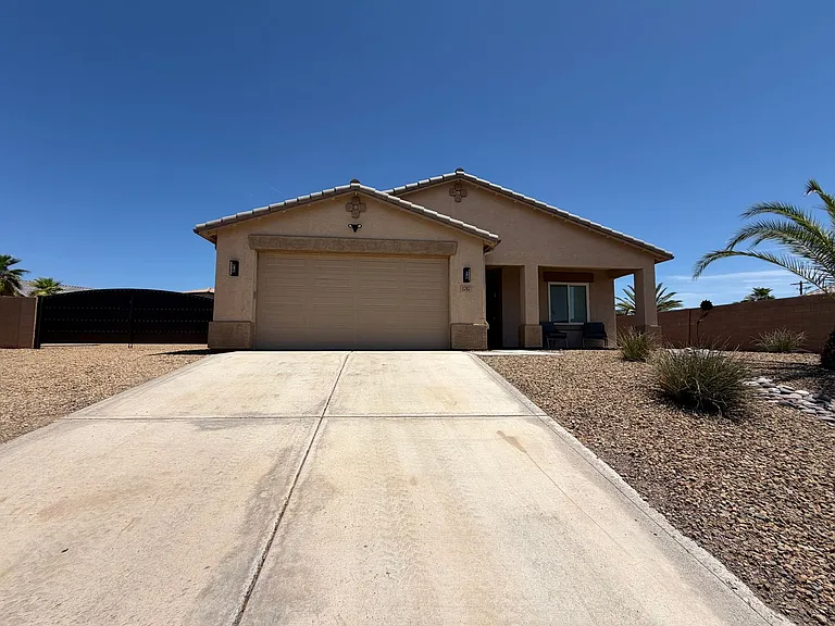 1797 E Alder Cir — Photo 2