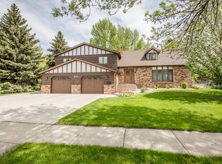 801 12th Ave E, West Fargo, ND 58078