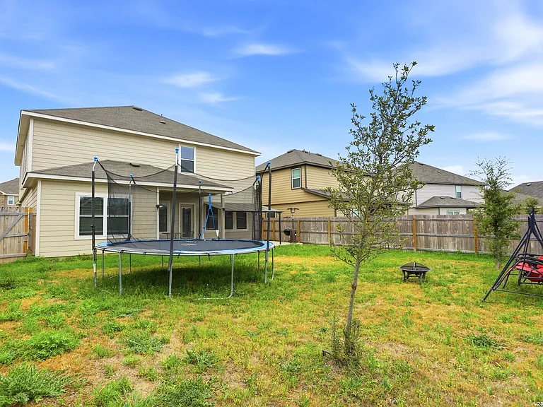 12611 Auriga — Photo 36