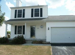 379 W Hunters Dr, Newark, OH 43055