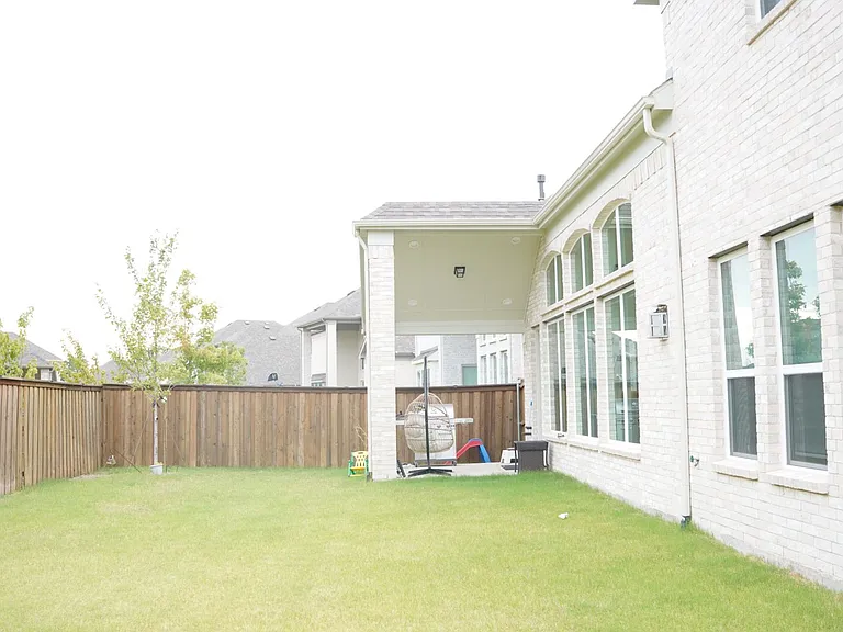 1705 Rodeo Dr — Photo 25