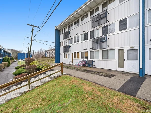 2 Wyndover Woods Lane #18, White Plains, NY 10603