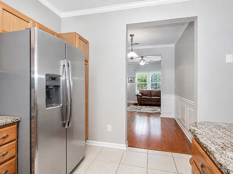 17819 Delmas Dr — Photo 34
