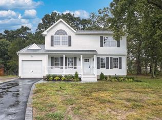 55 Gaetano Ln, Coram, NY 11727