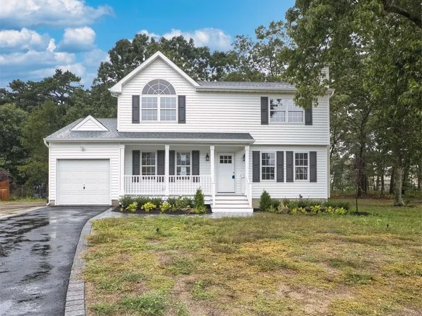 55 Gaetano Lane, Coram, NY 11727