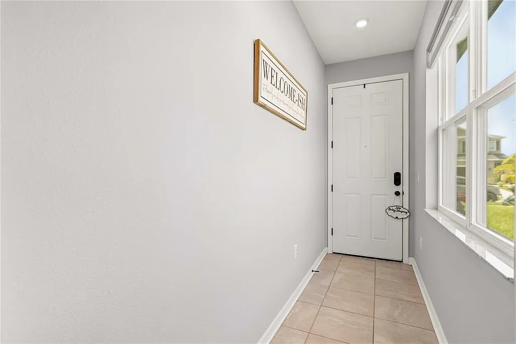 3 bed, 2.0 bath, 1626 sqft, $2,250 — Photo 2