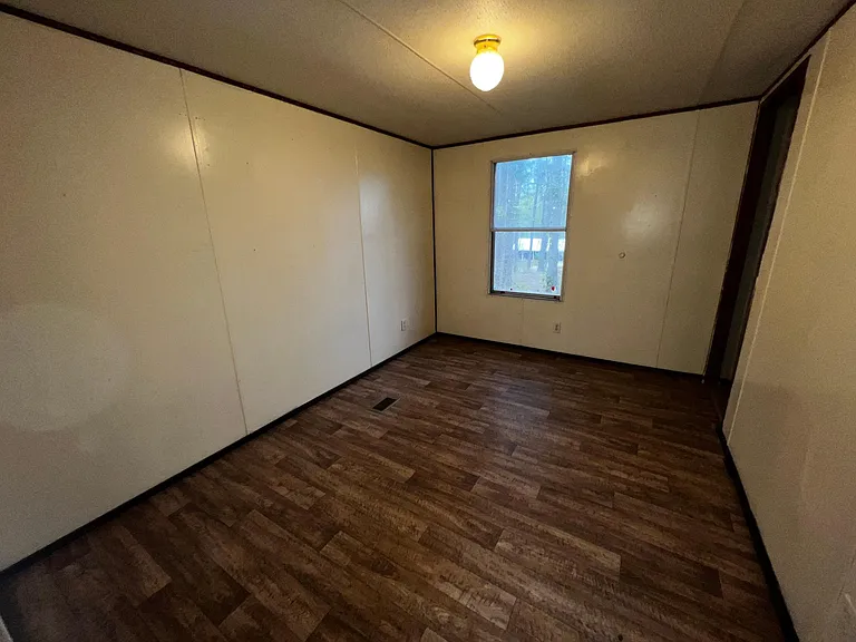 324 Woodmarsh Ln — Photo 9