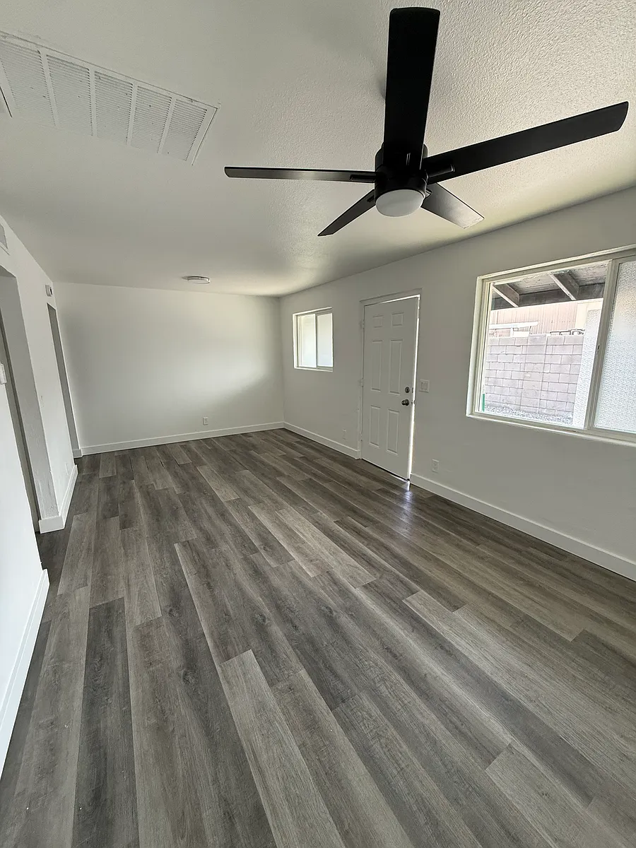 Building Photo - 1709 W Linden St #4