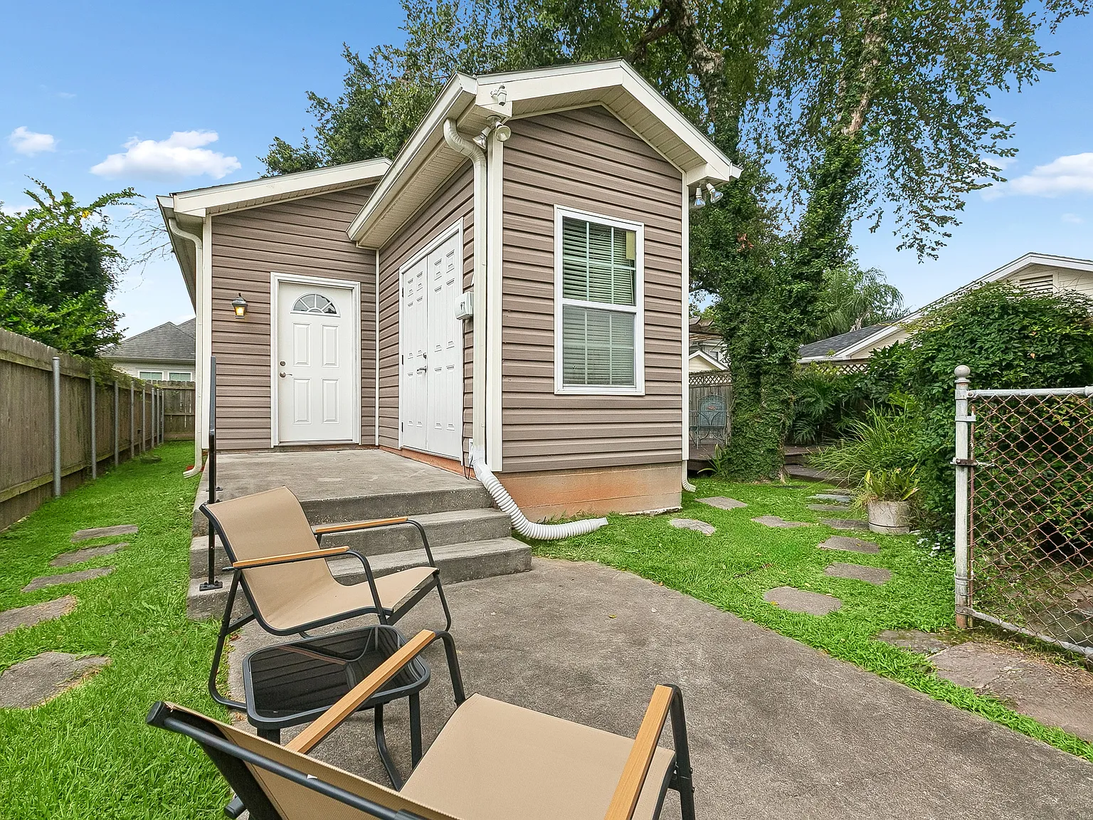 1 bed, 600 sqft, $1,100 — Photo 1