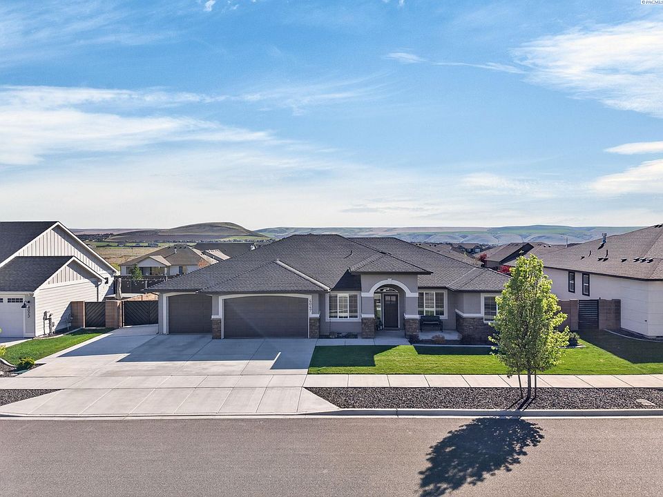 1st image of 4047 Corvina St