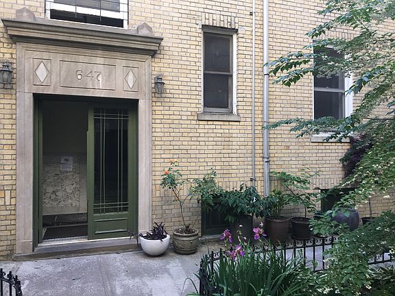 2nd image of 637 41st St APT 1B