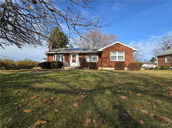 1725 Butztown Rd, Bethlehem, PA 18017