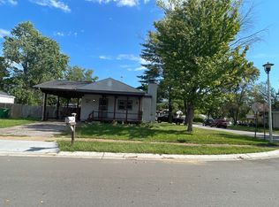 28 Cedar Dr, Pacific, MO 63069