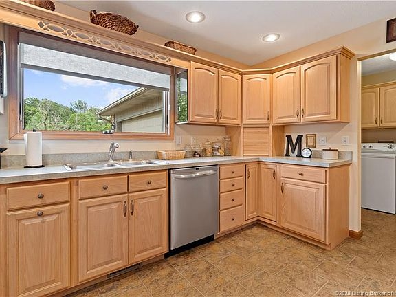 3rd image of 2121 Havenview Dr NW