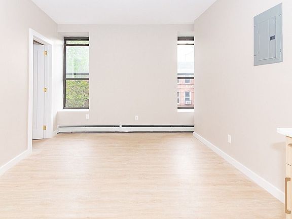 4th image of 654 Putnam Ave #4CFFX
