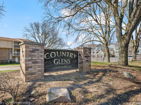 30515 W Forteen Mile Rd APT 26, Farmington, MI 48334