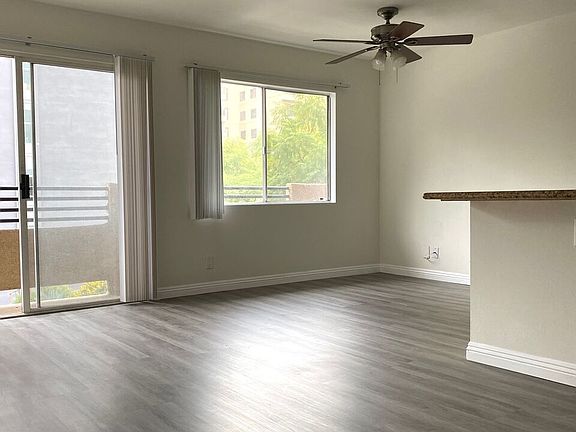 3rd image of 701 S Kingsley Dr #201