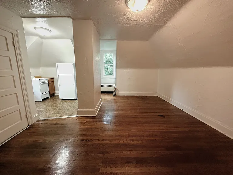 Highland Park - Apartments For Rent In Pittsburgh — Photo 7