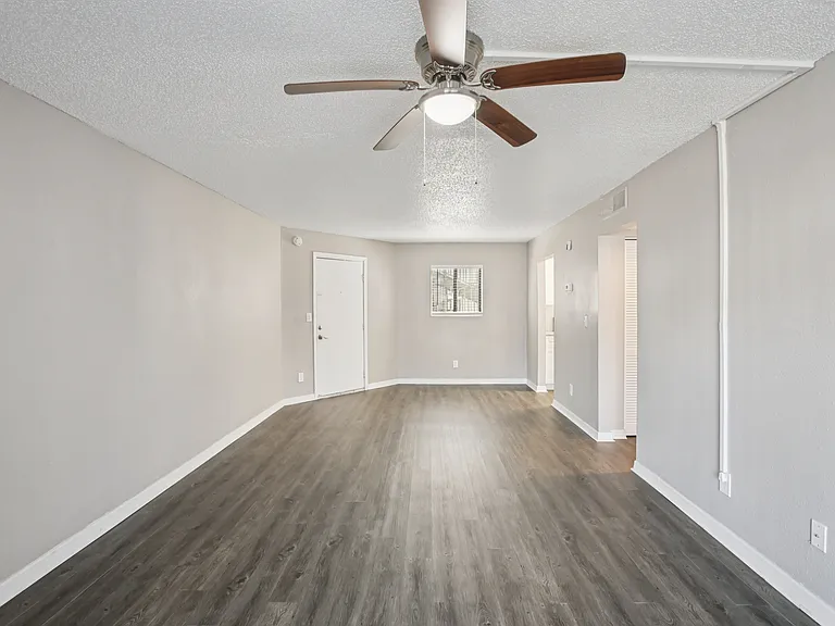 Meridian Luxury Condominiums — Photo 29