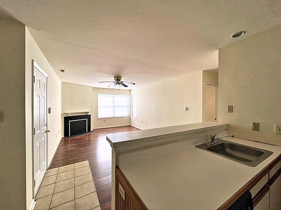 4th image of 29 Driftwood Ct #29