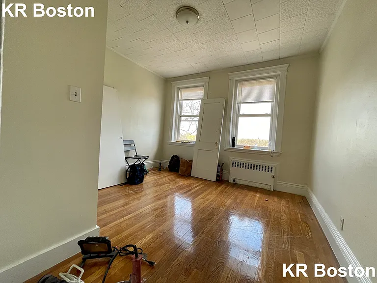 Warren St — Photo 19
