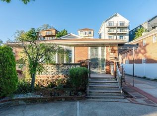 669 W Fingerboard Rd, Staten Island, NY 10305